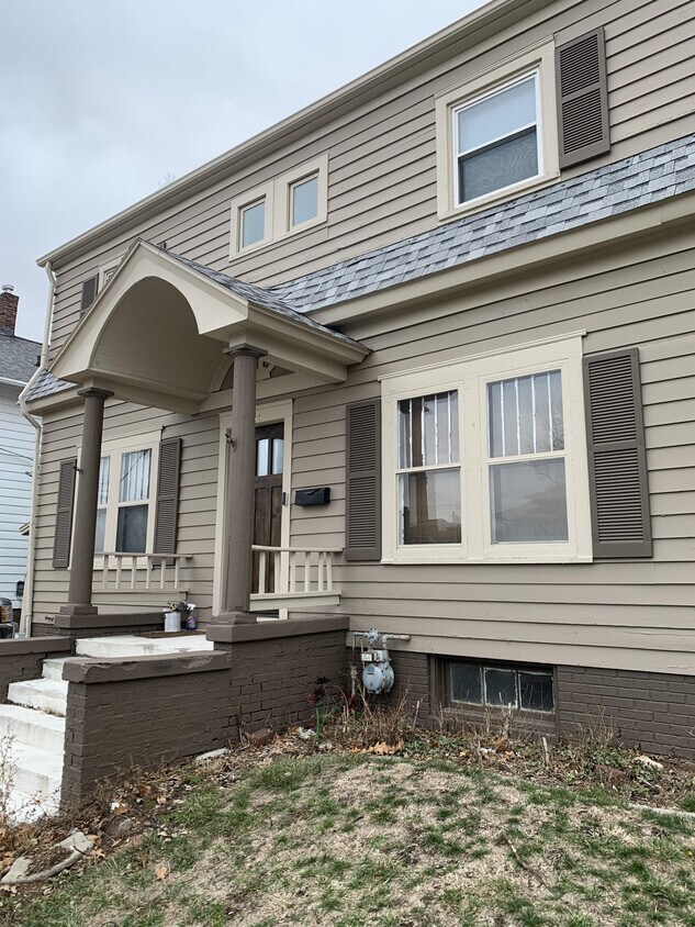 1714 Blake Blvd SE, Cedar Rapids, IA 52403 House Rental in Cedar