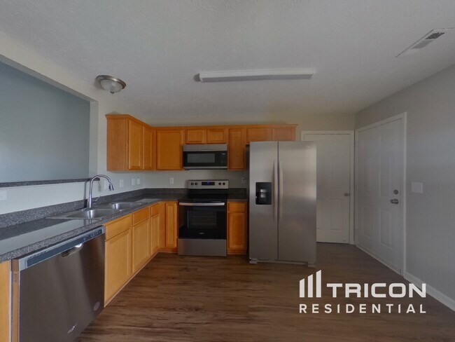 Building Photo - 2141 Deer Valley Dr
