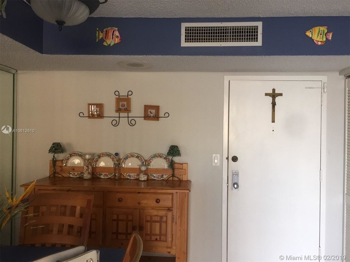 Foto principal - 2625 Collins Ave