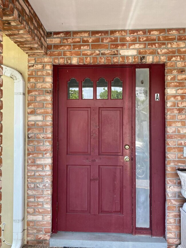 Building Photo - 1952 NE 33rd St