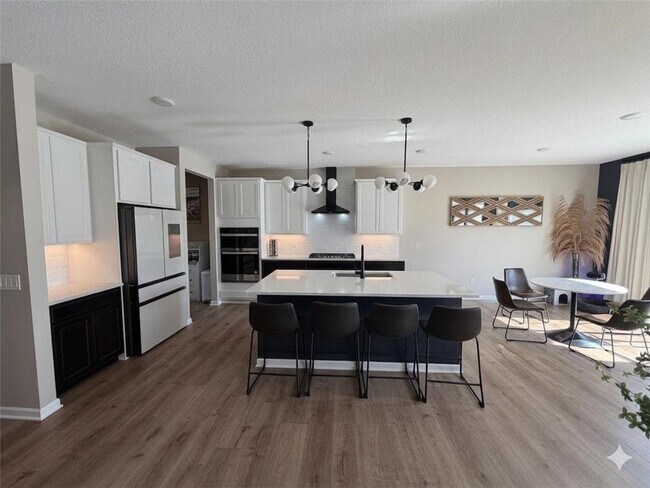 Foto del edificio - 12736 Weber Ln