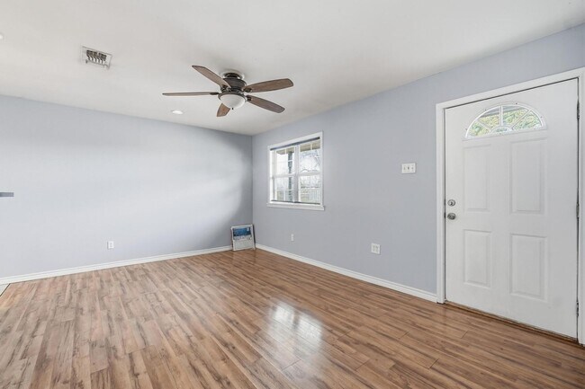 Foto del edificio - 1741 Pasadena Dr