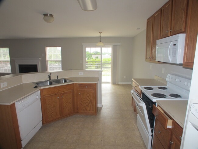 Building Photo - Spacious 4BR/2.5BA Home in Village at Brierfield | Don’t Miss Out!