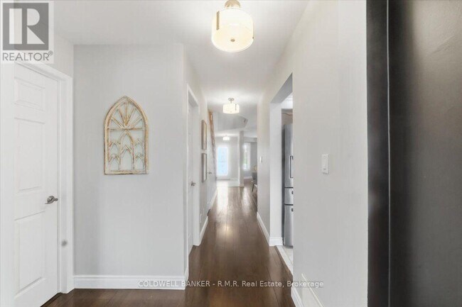 Building Photo - 45 Angier Crescent