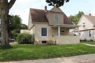 Building Photo - 553 11th St