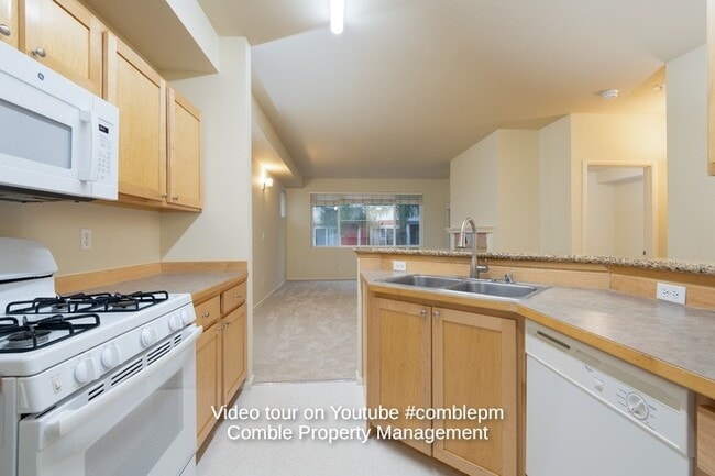Foto del edificio - 503 225th Ln NE