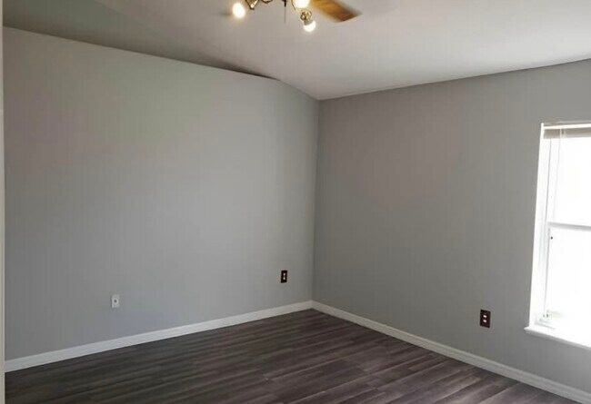 Building Photo - 15937 Wilkinson Dr