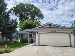 Building Photo - 3766 Emerson Dr