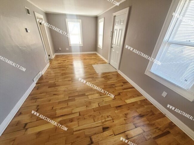 Foto del edificio - Charming 2 Bedroom Bungalow in WALDO-Avail...