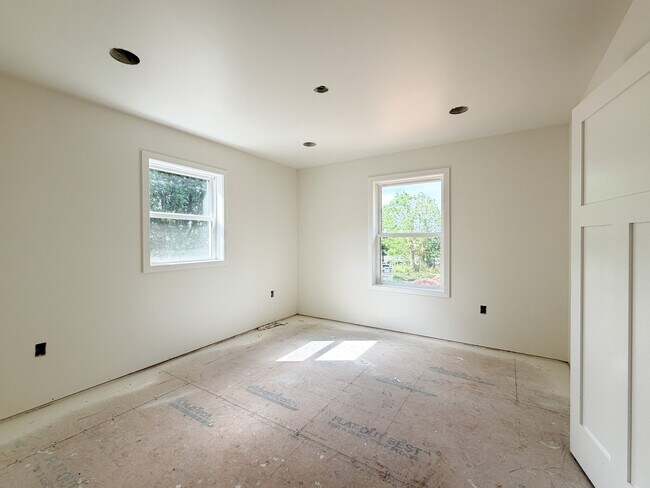 Foto del edificio - 501 Black Horse Rd