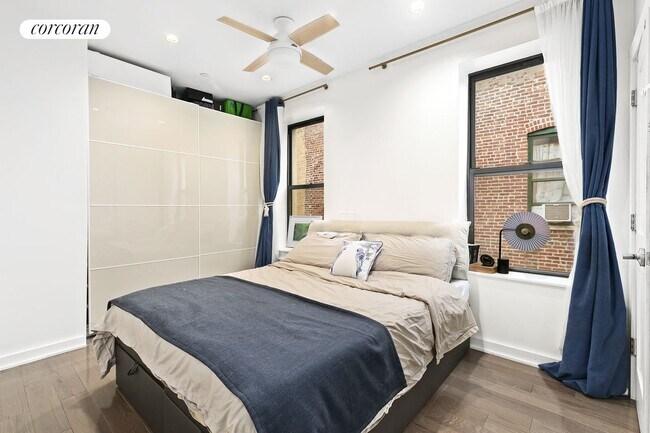 Building Photo - 250 Manhattan Ave