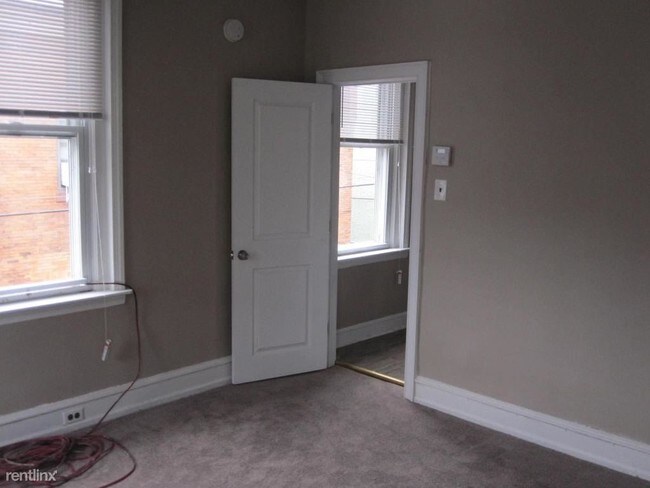 Building Photo - 1627 Wolf St