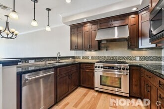 Building Photo - 4909 N Woodmere Fairway