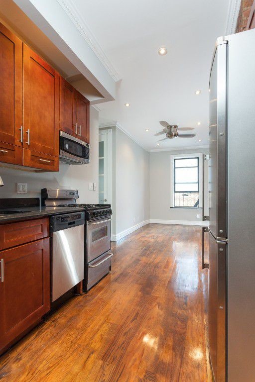 Primary Photo - 93 3rd Ave