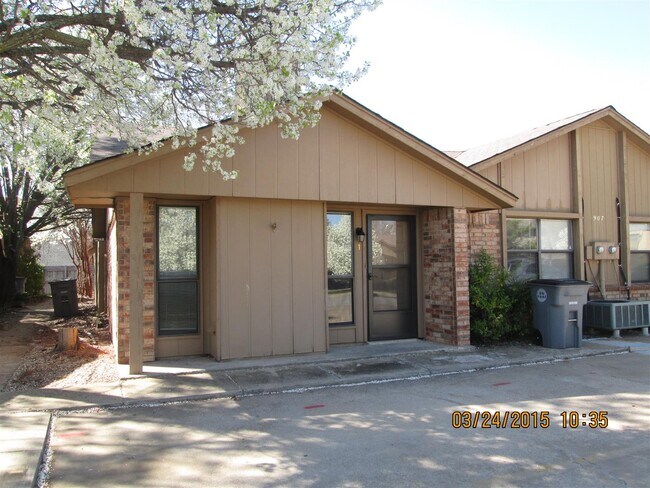 Foto del edificio - 907 NE Tortoise Dr