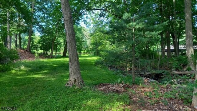 Building Photo - 4 S Rockaway Dr