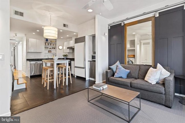 Foto del edificio - 1829 5th St NW