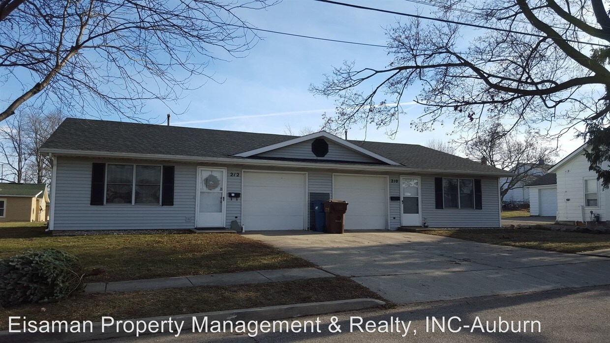 Primary Photo - 212 Jackson St