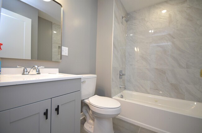 Foto del edificio - 413 Davis Ave