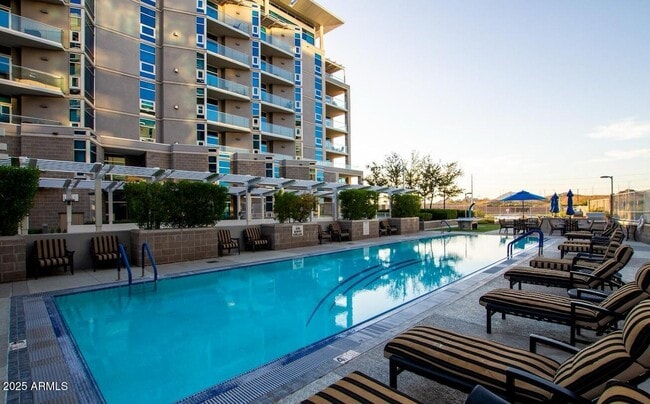 Foto del edificio - 140 E Rio Salado Pkwy