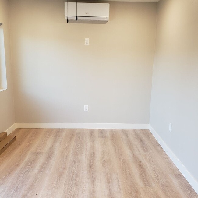 Photo - 6861 Yellowstone Dr House