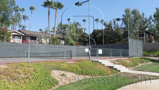 Foto del edificio - Gorgeous Condo in Prestigious Community With 2 Bed/2 Baths In Redlands!