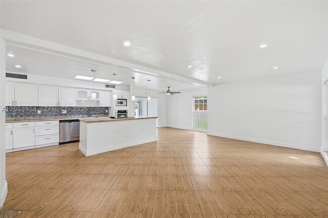 Foto del edificio - 6316 NW 74th Ave