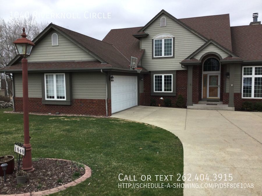 Primary Photo - 5 Bedroom/3.5 Bath Beautiful Home on the O...