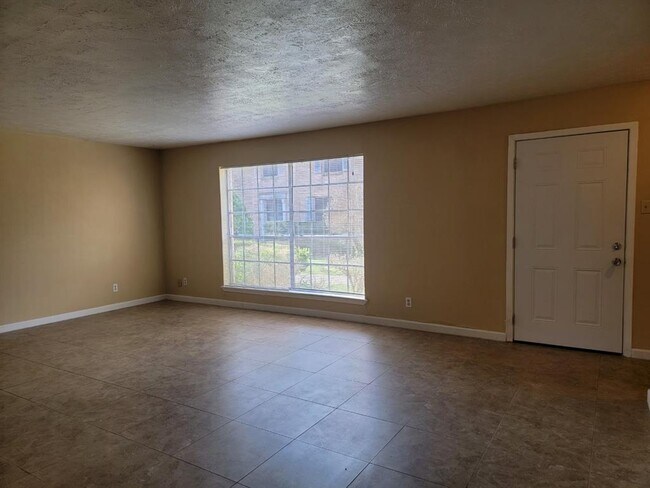 Building Photo - 4216 Belle Park Dr