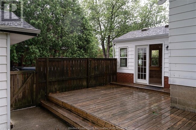 Building Photo - 4060 Casgrain Dr