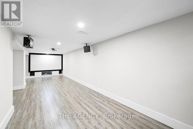 Building Photo - 26 Gatwick Ave