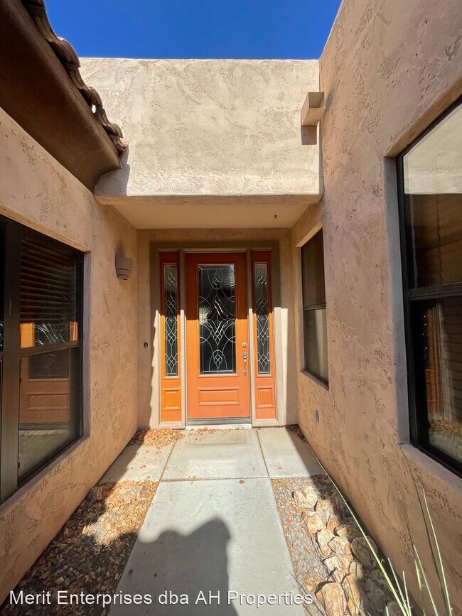 Building Photo - 3 br, 3 bath House - 150 N LAKEVIEW BLVD #15