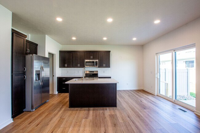 Foto del edificio - 14802-14804 Willow Street