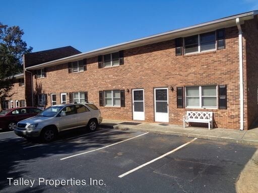 Primary Photo - 1004 Oakdale Rd