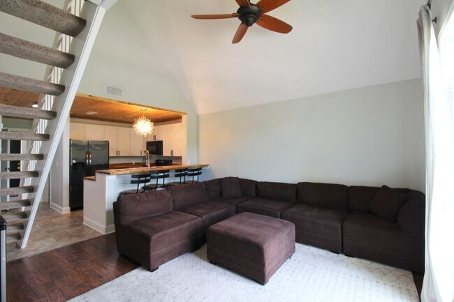 Foto del edificio - 1330L Hunters Rd