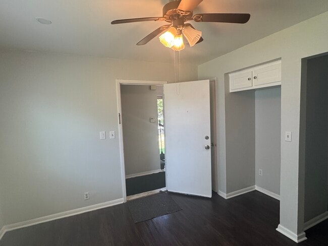 Kitchen - 7211 W Brentwood Ave