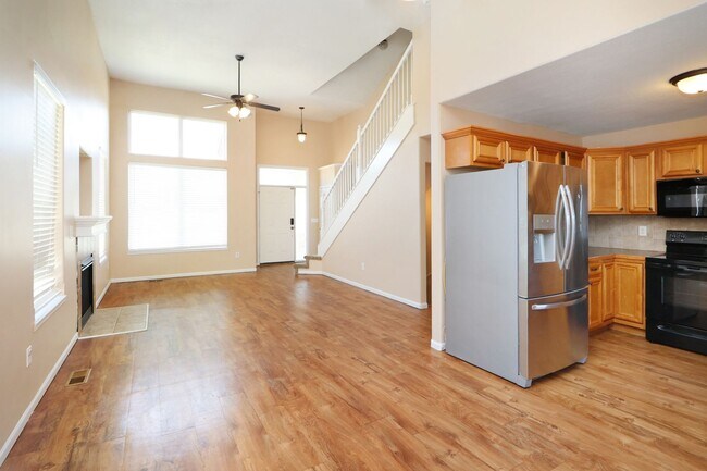 Foto del edificio - Beautifully Redone 2 Story Home!