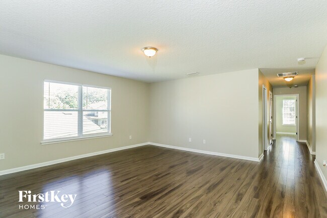 Foto del edificio - 404 Candlebark Dr