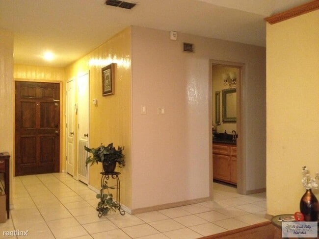 Building Photo - 3 br, 2 bath House - 2771 Laredo Rd