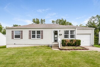 Building Photo - 1123 Roxton Dr