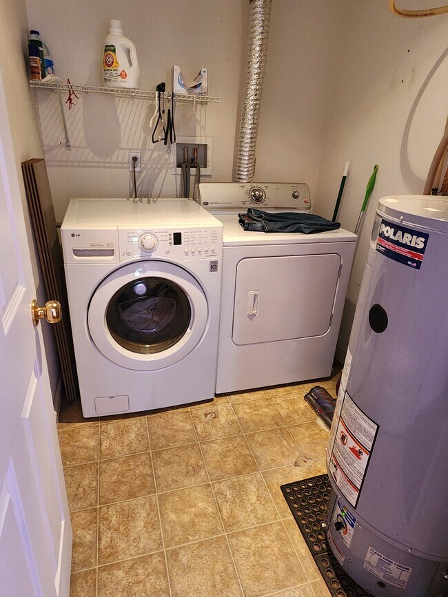 Building Photo - 3475 Independence Trail