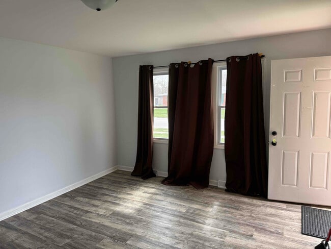 Building Photo - 5602-4 Aspen Ave