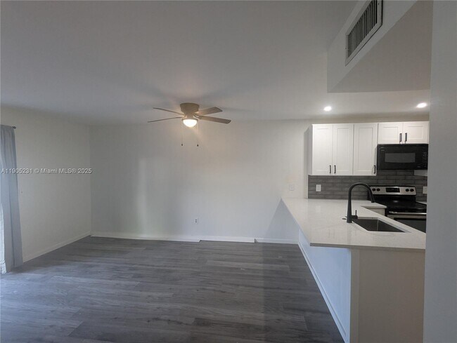 Foto del edificio - 5904 S Rue Rd