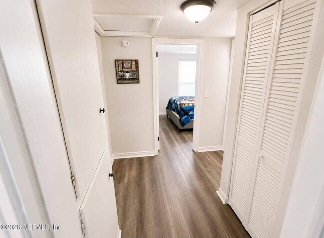 Building Photo - 5020 Campenella Dr