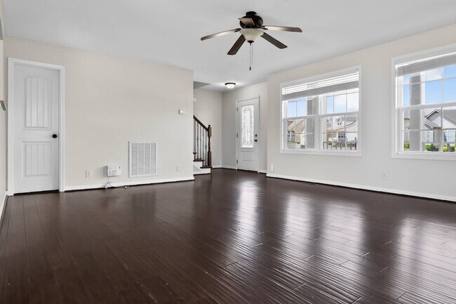 Foto del edificio - Pet Friendly Three Bedroom with Bonus!