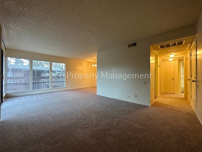 Building Photo - 1033 Fulton Ave