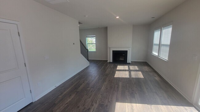 Foto del edificio - Brand New Community Hamilton Woods in Stee...