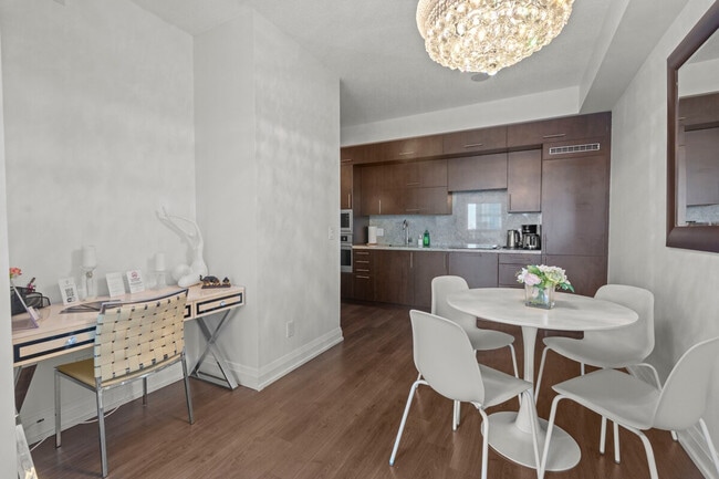 Building Photo - 2 Anndale Dr