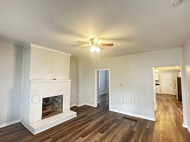 Building Photo - 783 E 3rd Ave