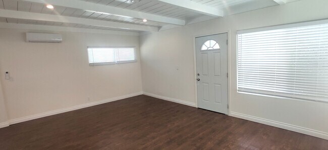 Foto del edificio - 4329 W 156th St